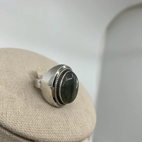 💎 Stunning Labradorite Ring - Blue/Green Flash - Sterling Silver, Size 6 - Picture 10 of 17